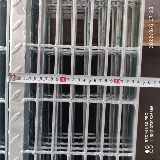 βήματα σκαλοπατιών σχαρών χάλυβα